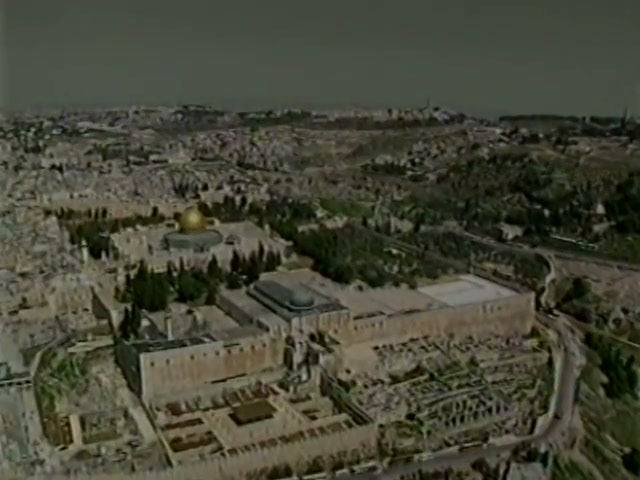 Wide shot of the 1999 removal