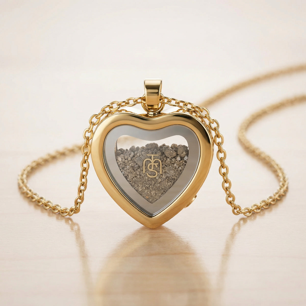Heart pendant holding authenticated Temple Mount soil