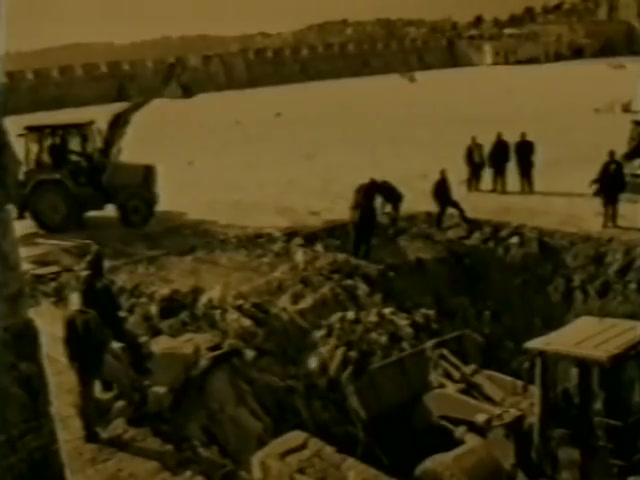 Machinery at work during the 1999 removal